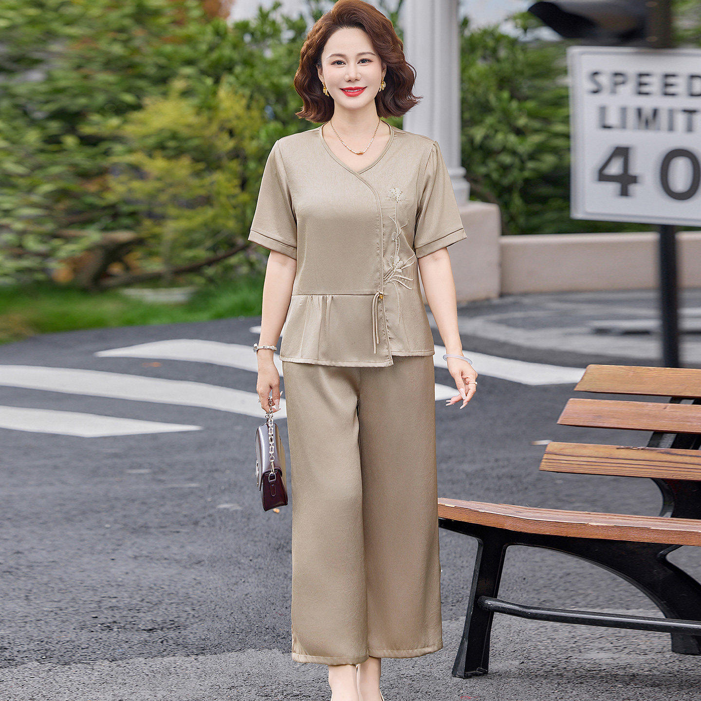 纯色中年妈妈夏装桑蚕丝衬衫女套头两件套大尺码重磅真丝落肩袖上