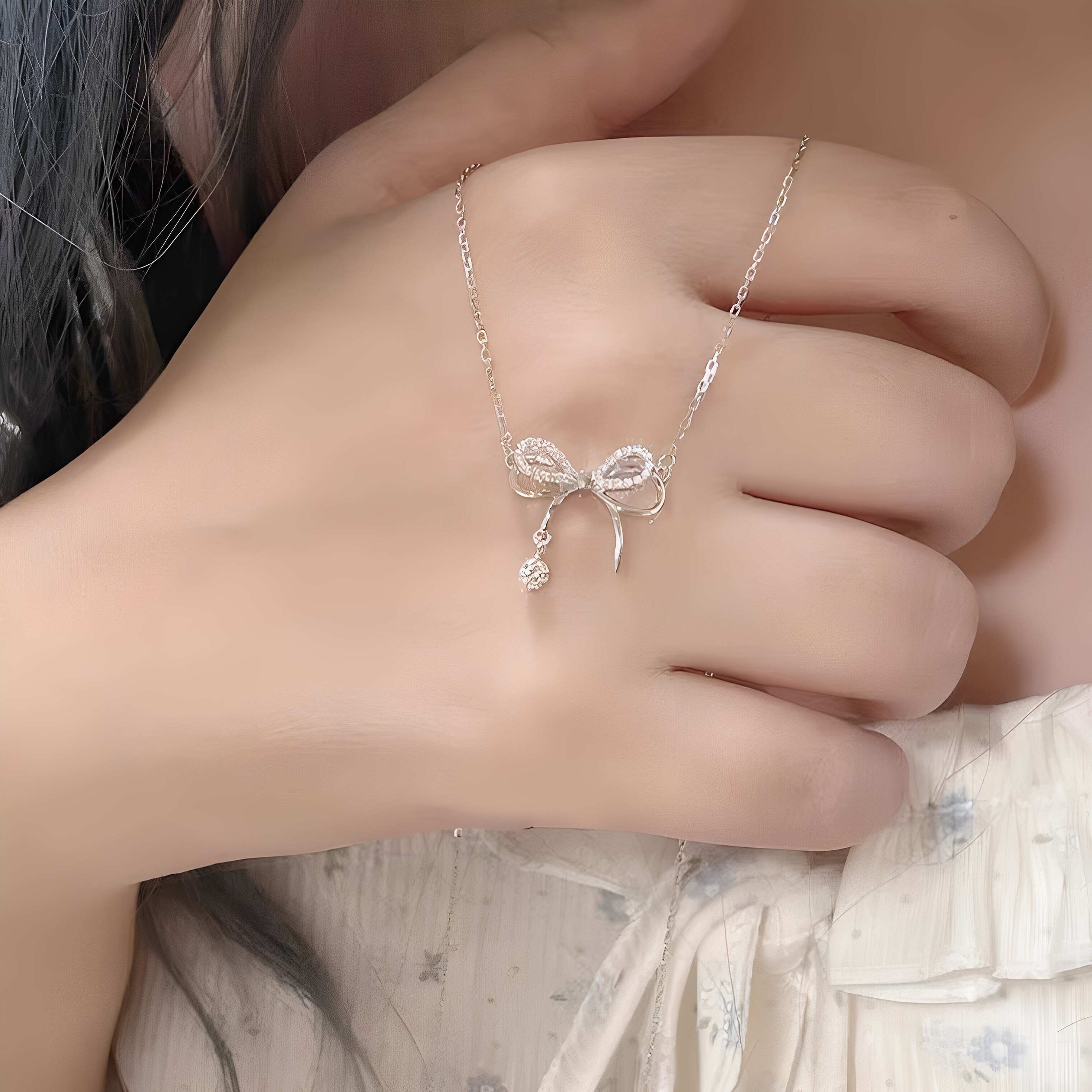 ins风日韩版简约轻奢小众双层蝴蝶结项链女百搭锁骨链设计吊坠