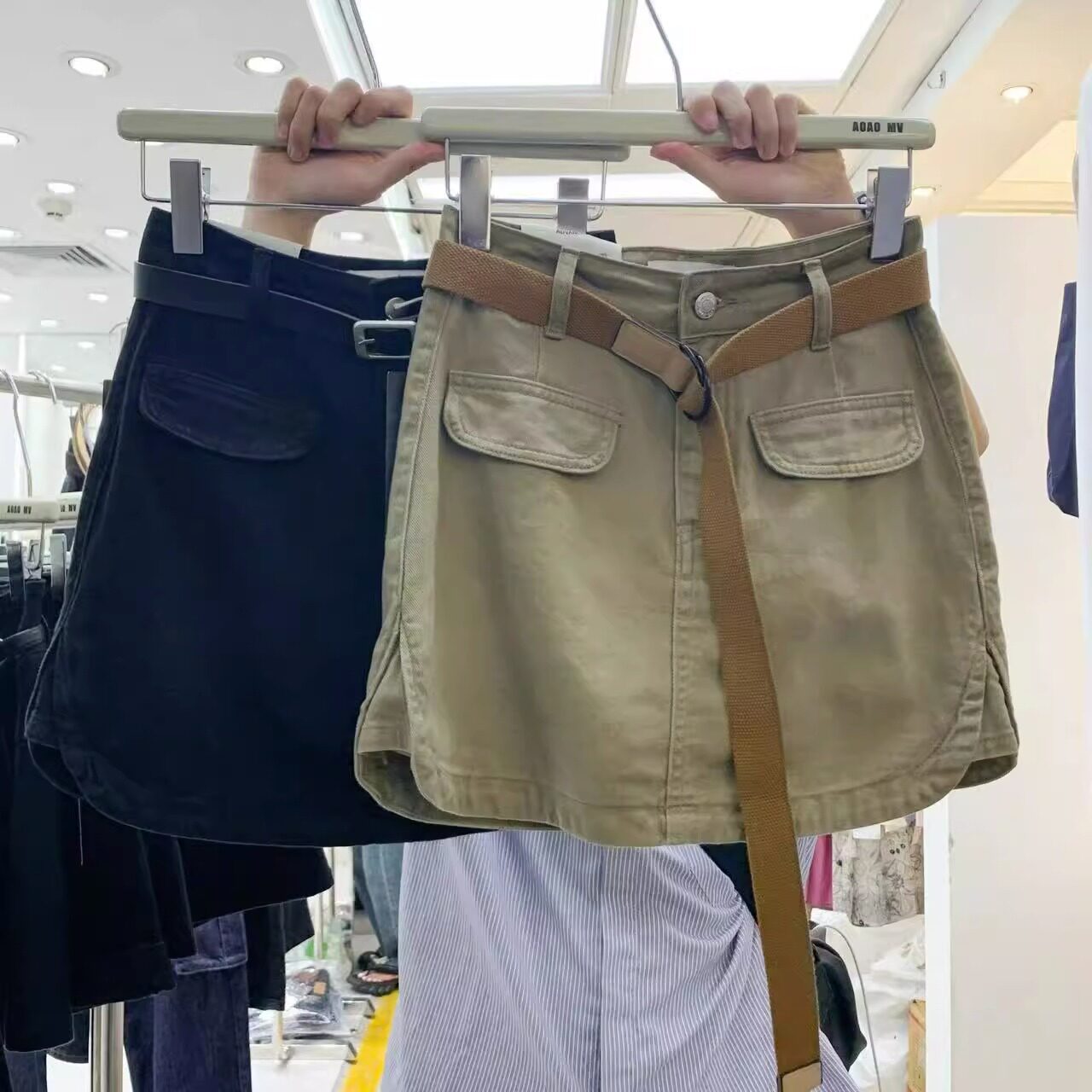 卡其色工装半身裙牛仔短裙子女夏季2025新款小个子高腰a字包臀裙