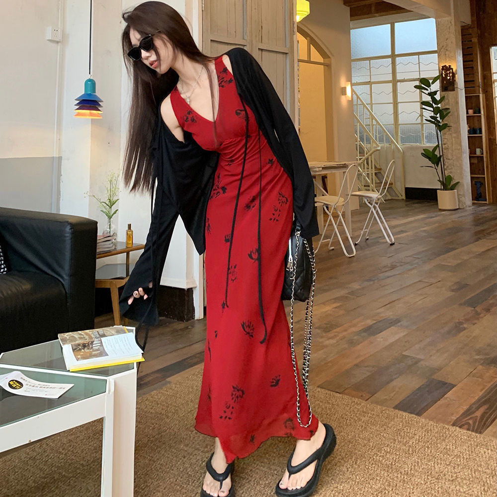 法式复古红色碎花V领吊带连衣裙