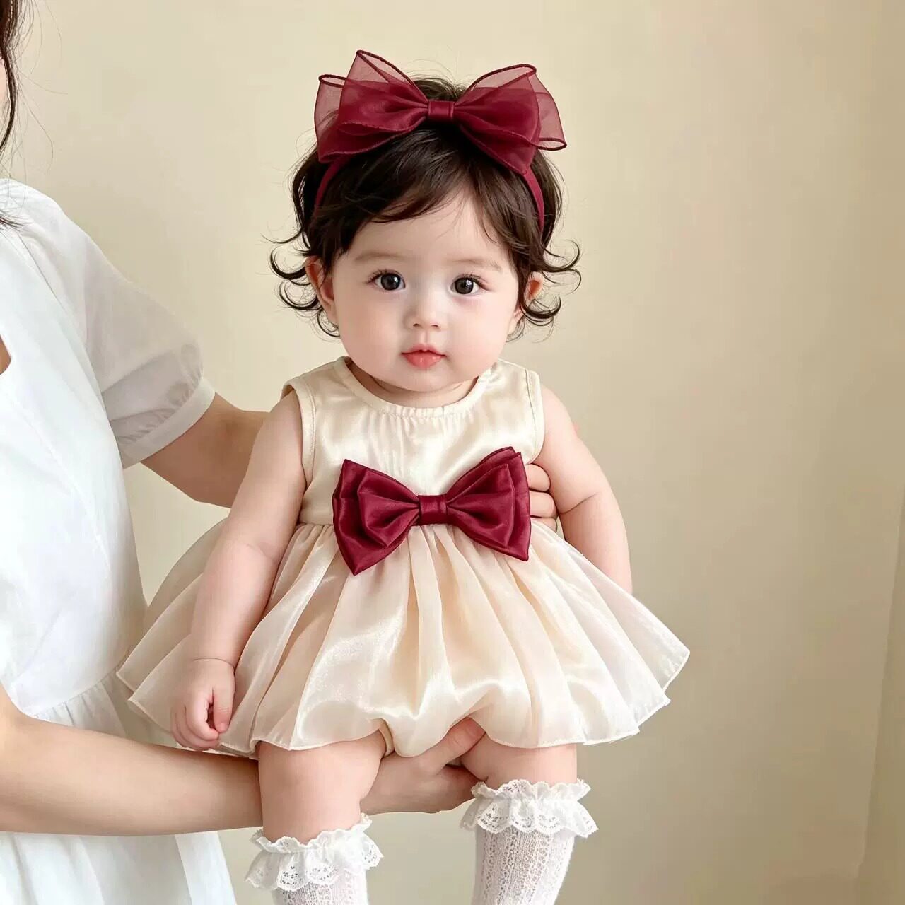 婴儿衣服夏季女婴新款连体衣洋气宝宝绸缎软纱公主包屁裙夏天裙子