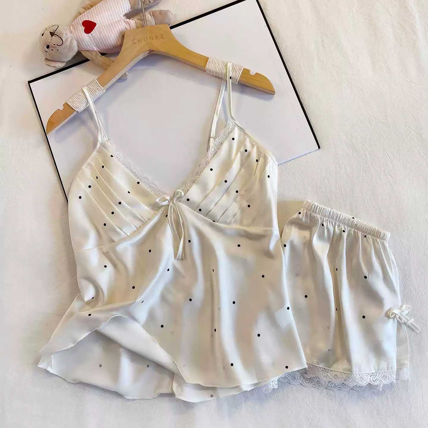 高级感波点冰丝吊带睡衣女夏季性感纯欲风露背凉感丝绸家居服套装