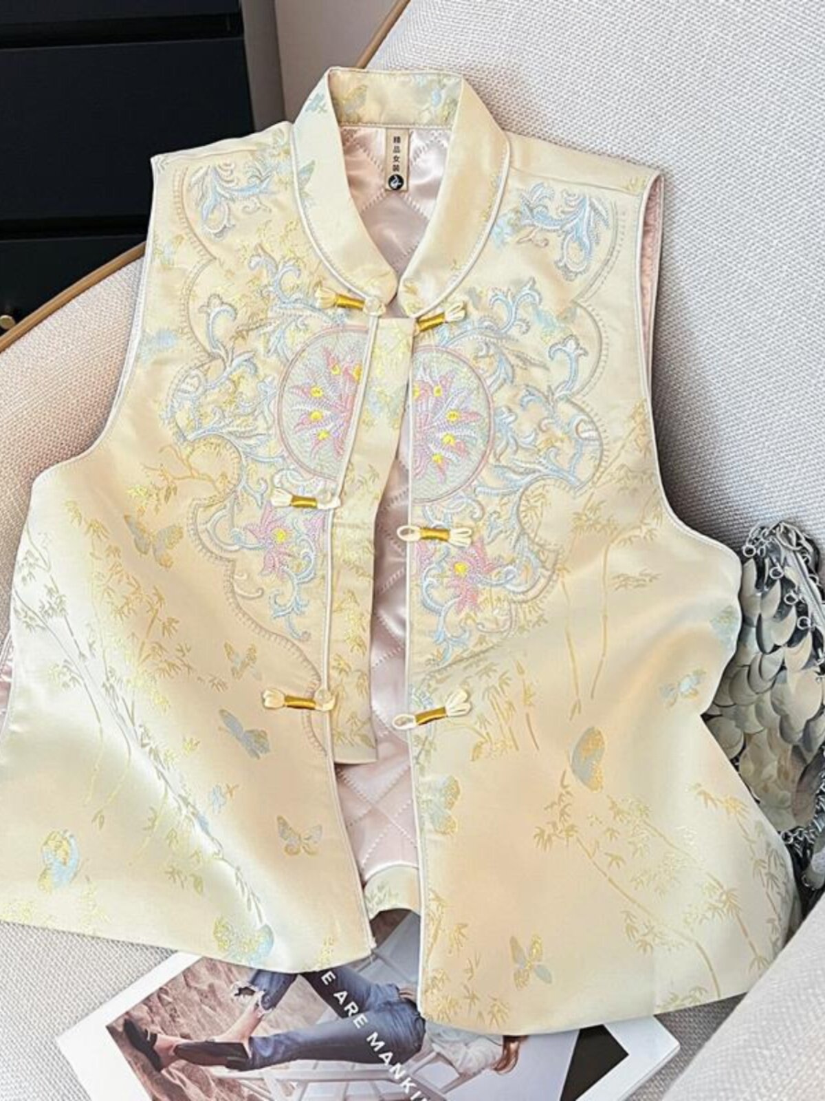 改良新中式国风夹棉马甲唐装重工刺绣盘扣坎肩加厚马夹背心女春季