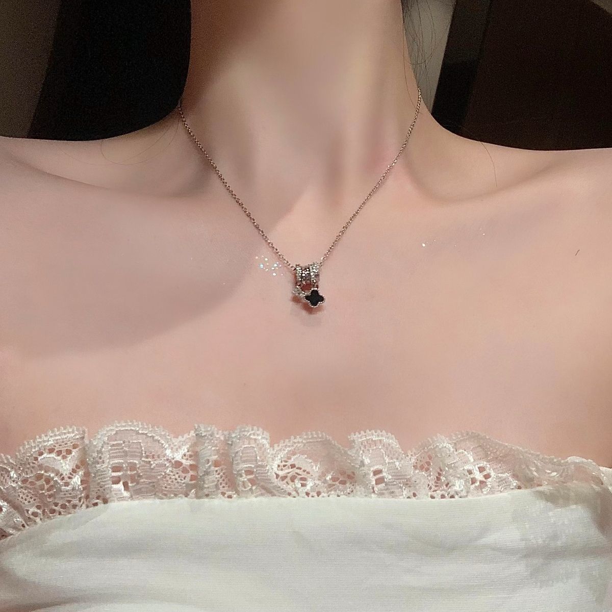 幸运花朵吊坠项链女高级感气质轻奢锁骨链小众设计感毛衣链配饰