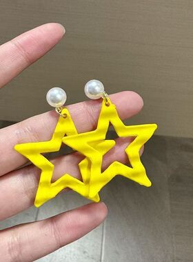 多色星星耳环黄色五角星甜美珍珠耳钉多巴胺古怪夏日可爱少女配饰