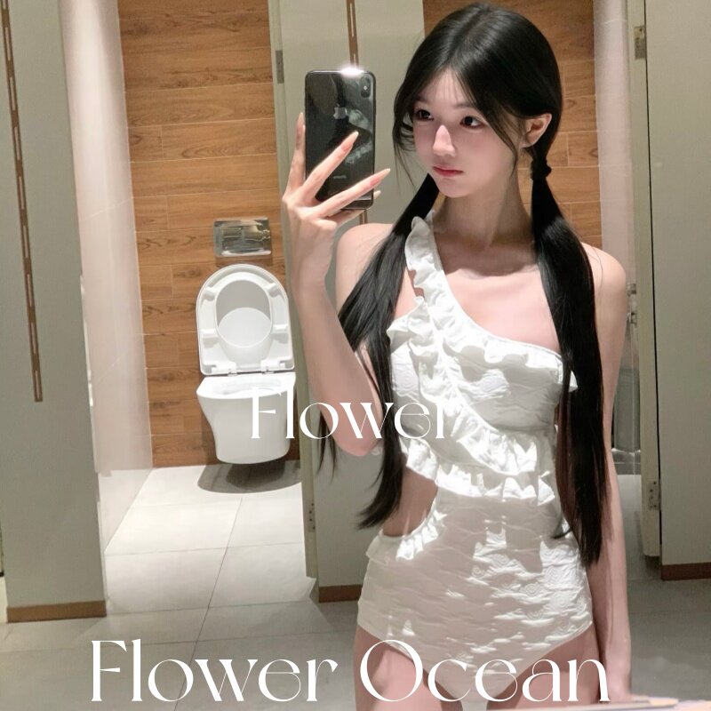 【白桃小花】新款甜美纯欲连体露肩白色温泉海边度假泳衣