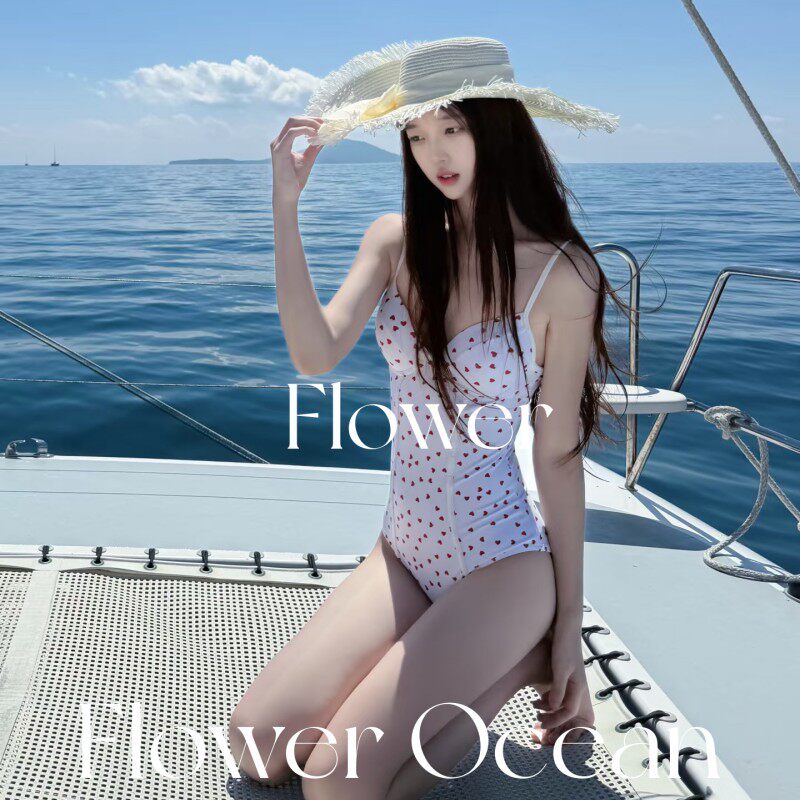 【少女心事】爱心波点纯欲风显瘦连体温泉海边度假泳衣