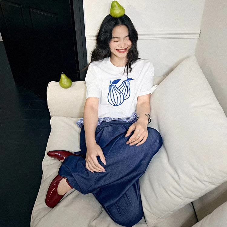 梨子刺绣拼接条纹荷叶边上衣女2025春夏季新款白色半袖上衣