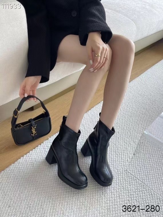 左踏右踏zuotayouta女鞋粗跟真皮女士短筒靴子牛皮防水台舒适显瘦