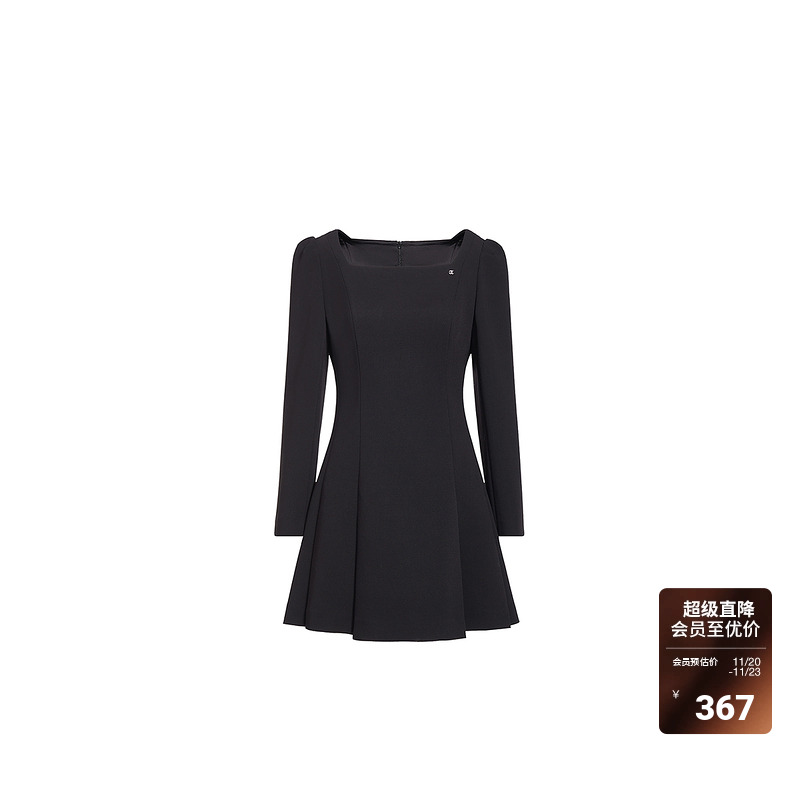 方领法式连衣裙 ochirly欧时力2024新款春装a字短裙小黑裙显瘦