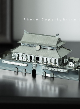 “红旗飘起时是国与家的盛宴”