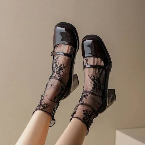 Women Shoes 2023 New Fashion Retro Square Toe Hollow Out Cas