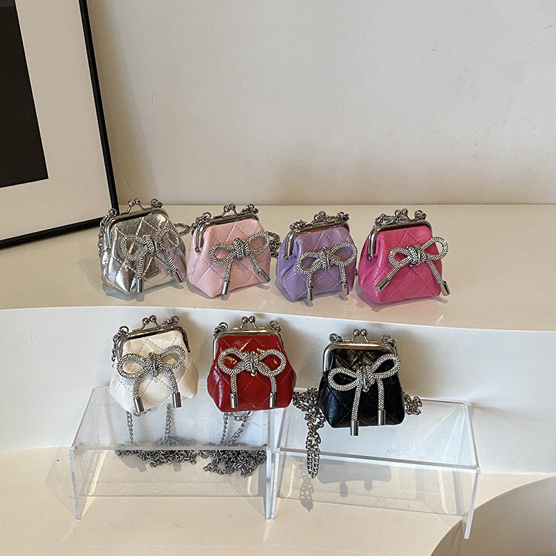 韩版女童单肩包洋气菱格水钻蝴蝶结夹口小孩斜挎包新款链条儿童包