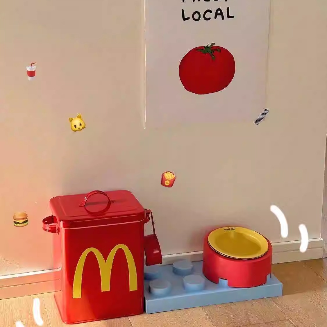 新疆西藏包邮麦当劳猫粮桶狗粮桶宠物粮储存桶餐垫猫碗饲料桶小型