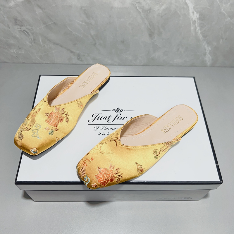 春夏季新款复古新中式精美刺绣鞋