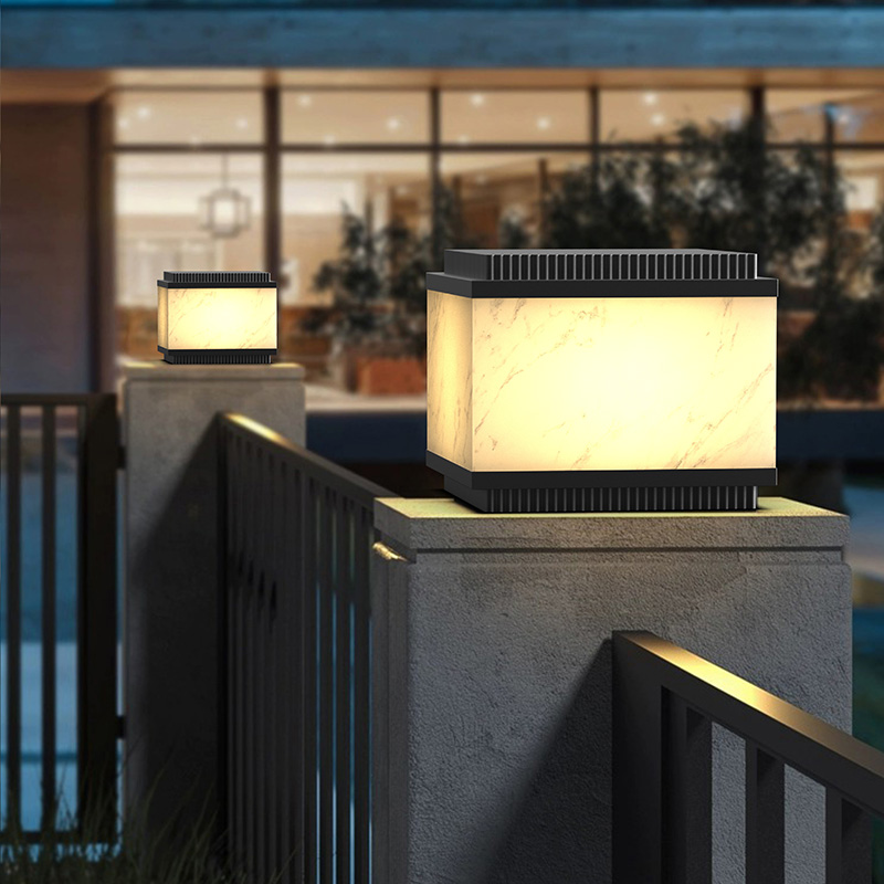 蒸客户外太阳能仿云石门柱灯