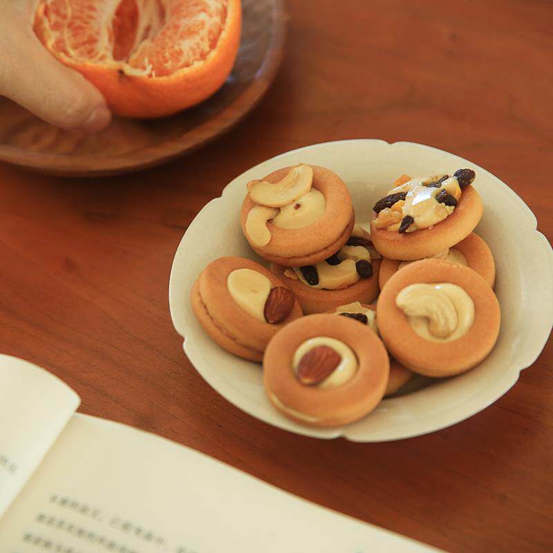 浔隐山网红零食牛扎坚果小饼多种口味混合装层层拉丝
