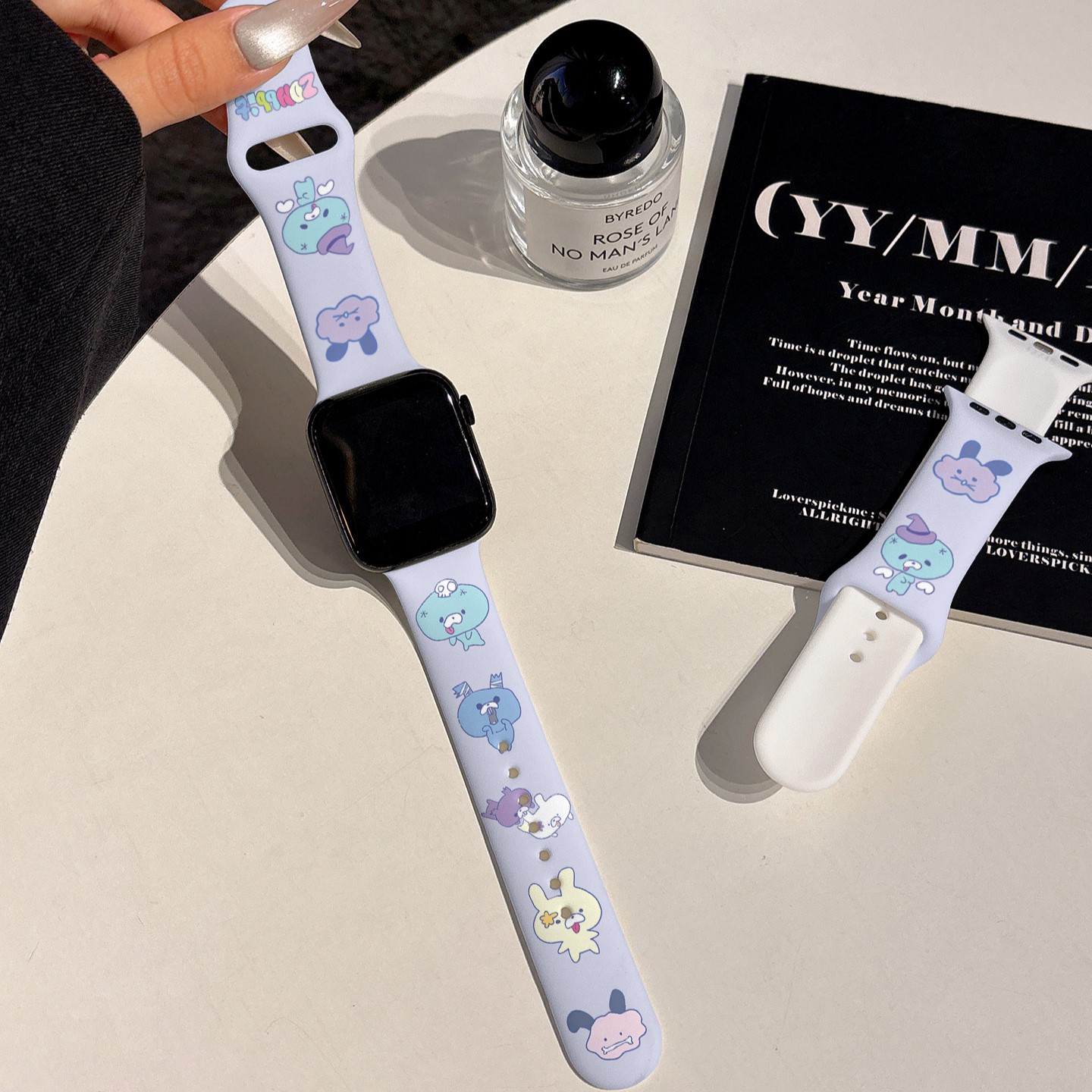 适用iwatchs10硅胶苹果手表applewatch10表带s9卡通可爱僵尸兔s8新款s7小众ultra2夏季透气45se女s6网红闺蜜