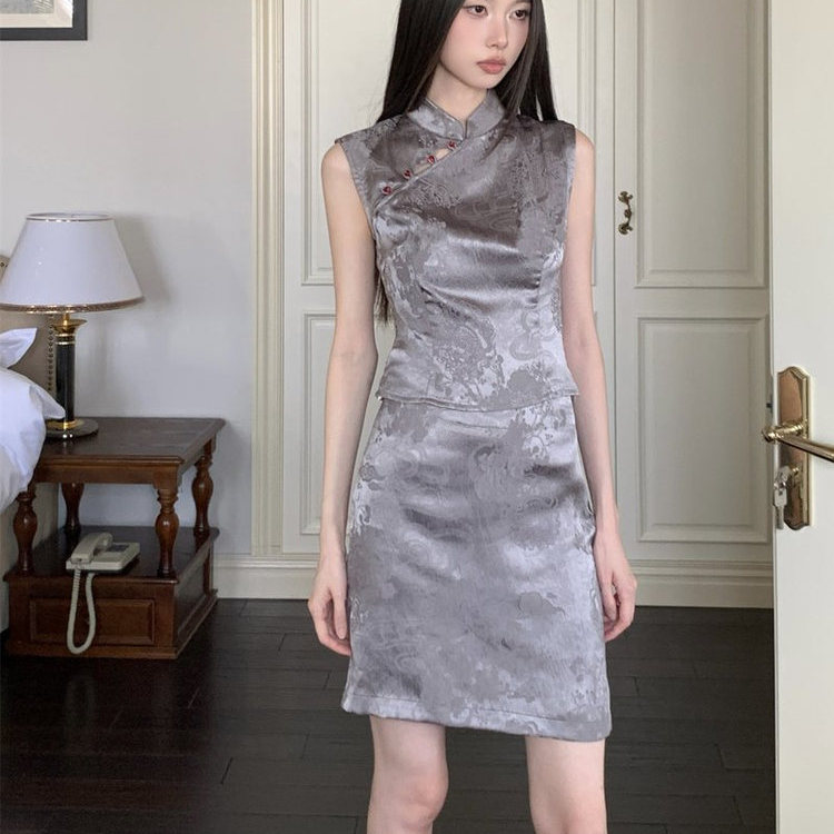Grace 0120 新中式旗袍改良设计感立领斜扣镂空无袖短款两件套女