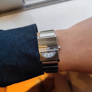 品牌正品运动机械手表男2025新款男生高级感男款虫洞概念氚气男表