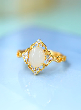 S925银镀金镶嵌和田玉白玉戒指花形镂空设计款戒指女士