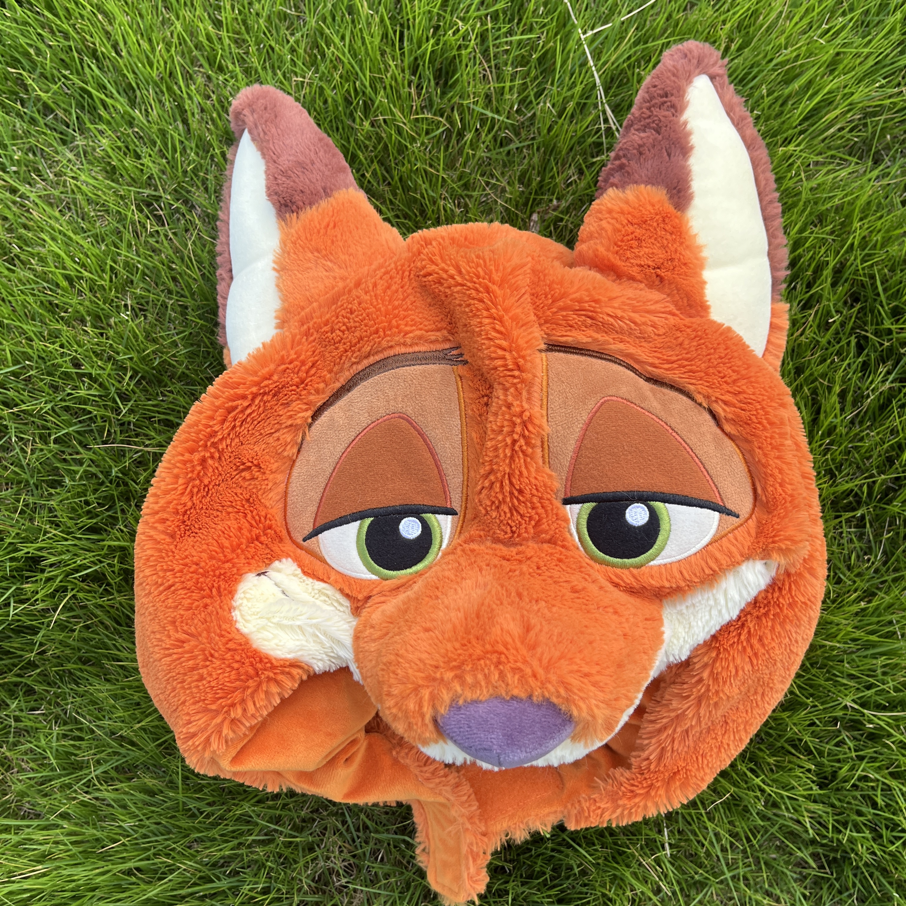 出租正品上海迪士尼租尼克朱迪跳跳虎小熊维尼头套拍照打卡道具