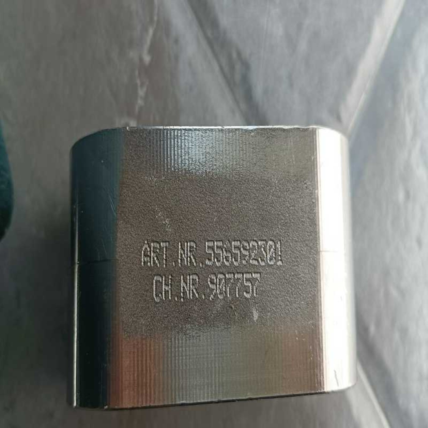 售前询价议价ARTNR556592301   CHNR90775