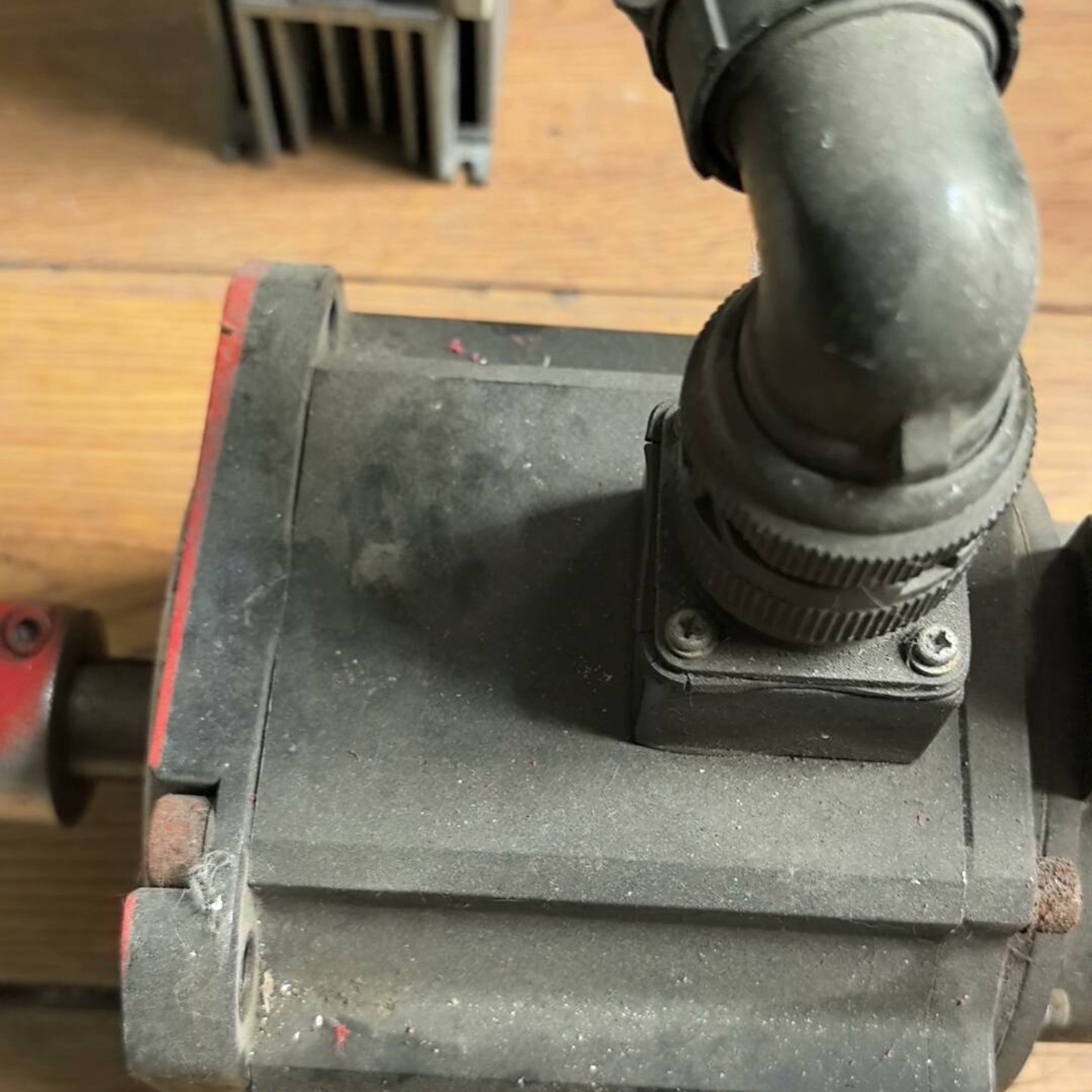 售前询价议价伺服马达TSM1306N3270E716   1000