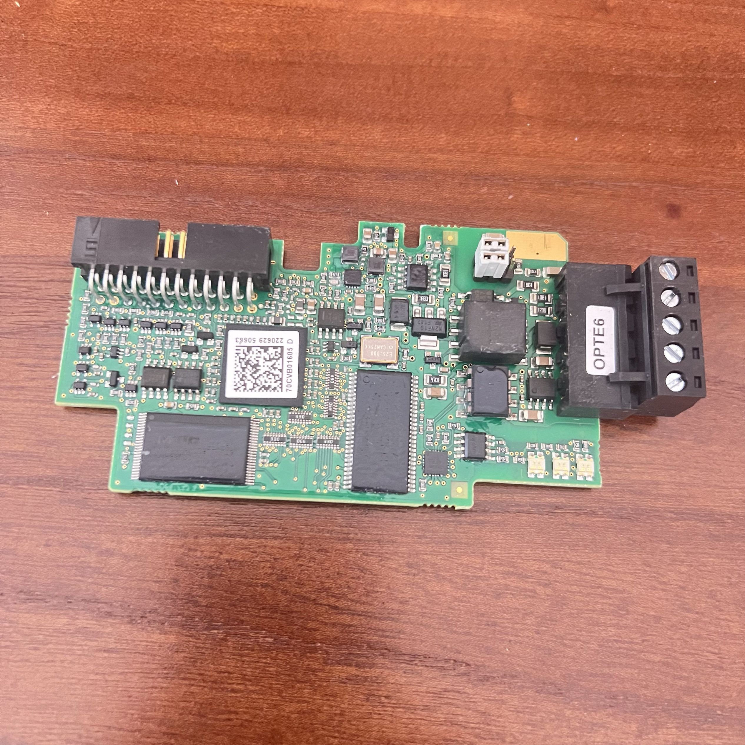 售前询价全新伟肯变频器io板卡OPTE6 PC01605E 70CVB01605