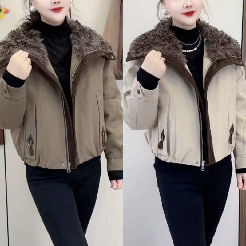 羊羔毛拼接大翻领羽绒派克服外套