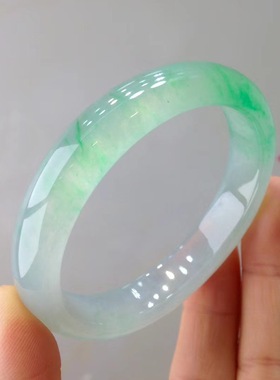 冰种正阳绿翡翠手镯飘花油青玉镯子女款晴底贵妃镯椭圆飘绿玉手镯