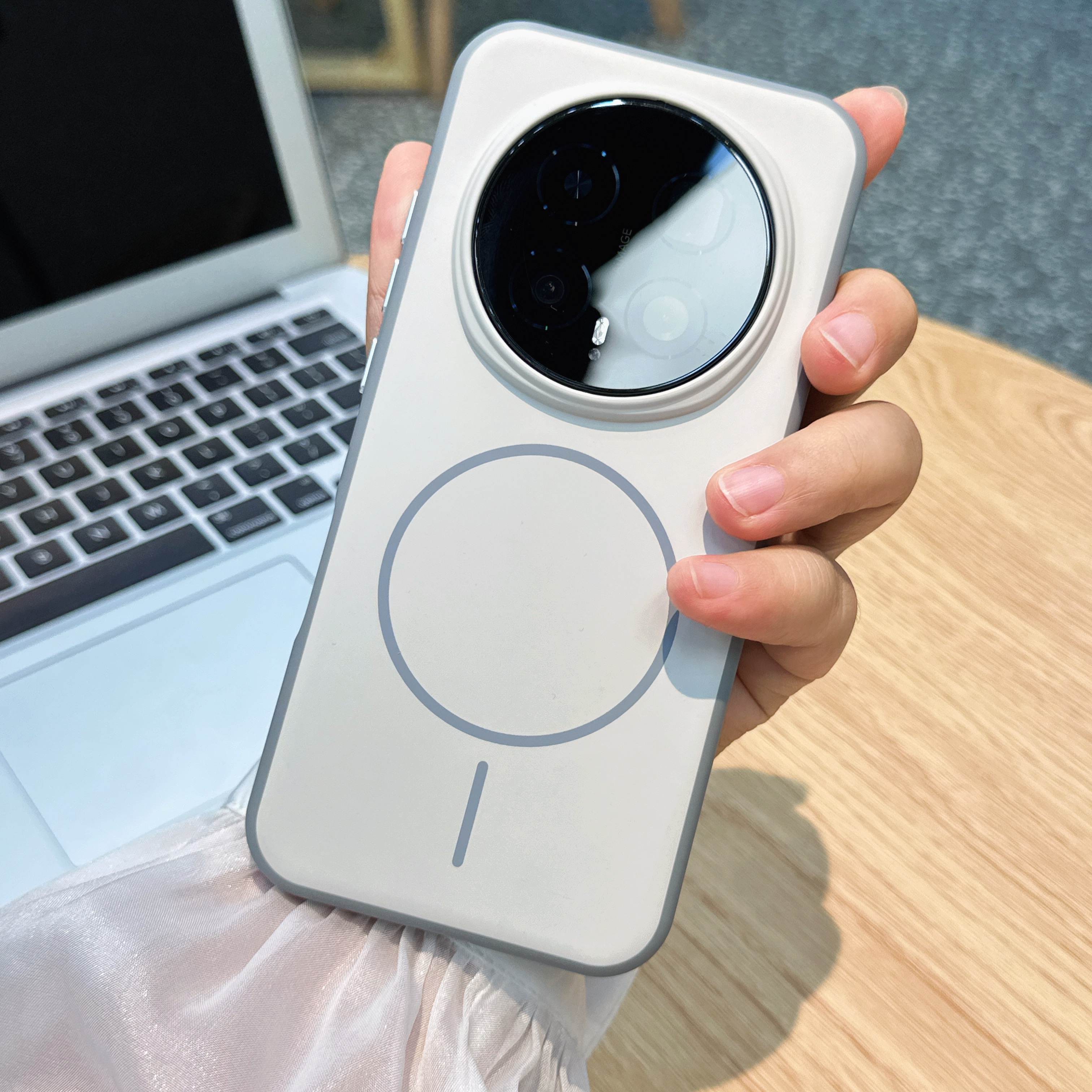 一年包换新款超薄彩盾磁吸壳