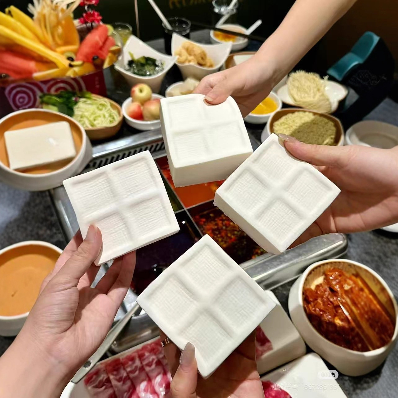 超湿软海底捞豆腐捏捏慢回弹解压发泄捏捏乐减压玩具squishy