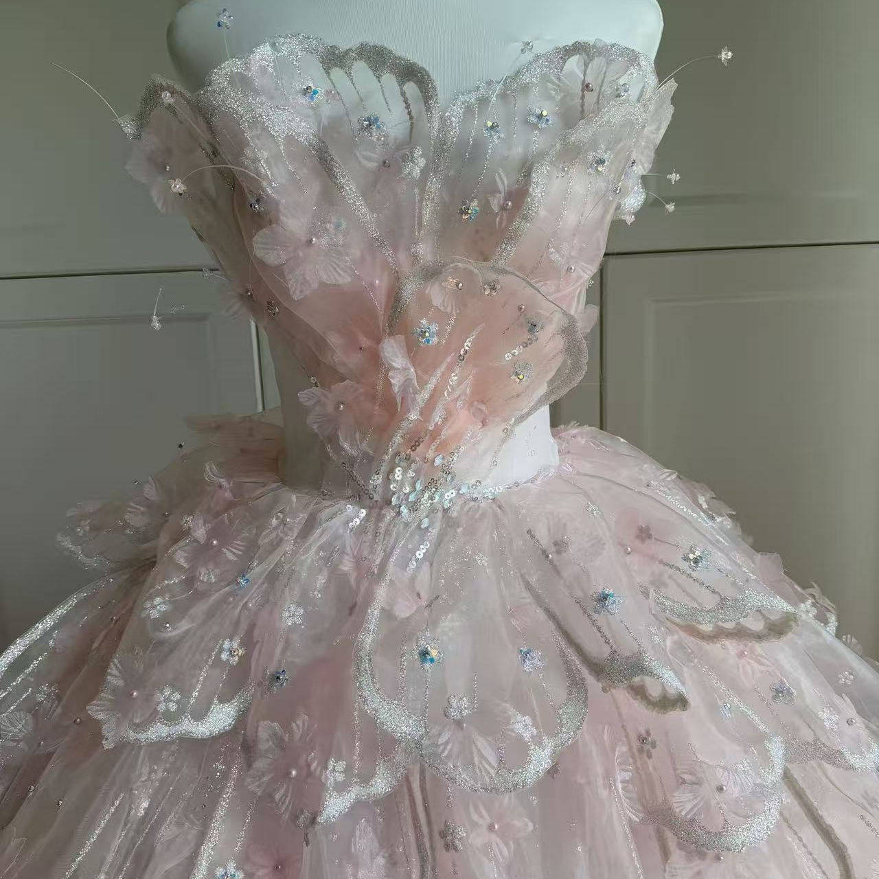 仙女风粉色抹胸长款晚礼服