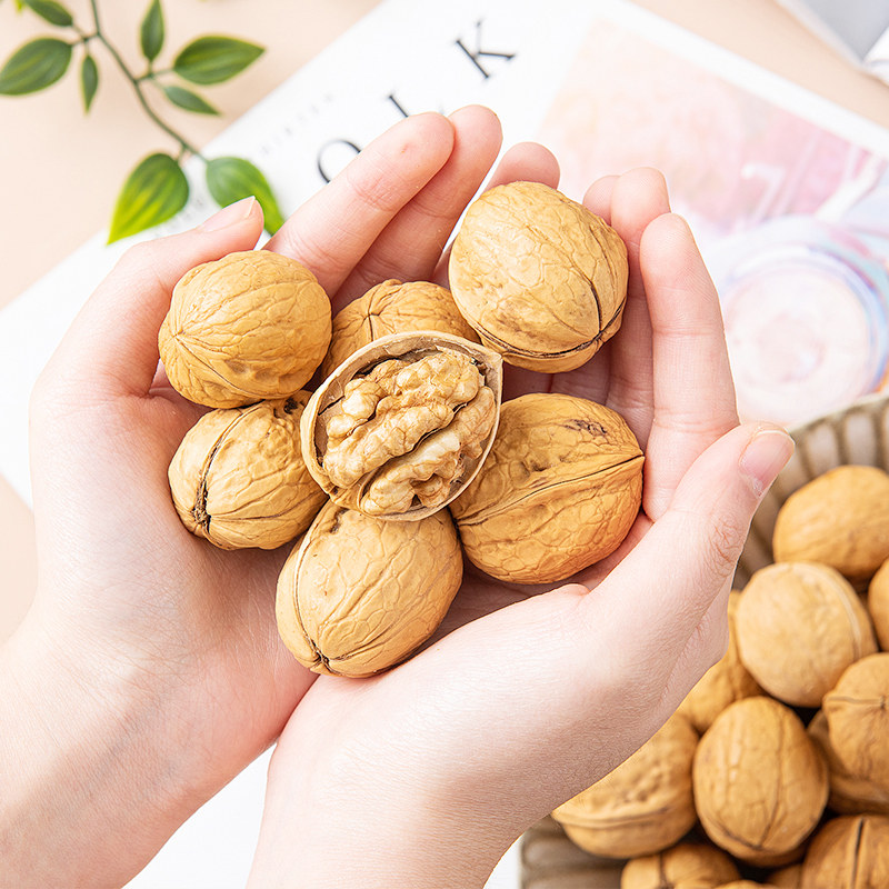核工记新货纸皮核桃薄壳特好吃新疆核桃3斤礼盒一箱1500g休闲零食