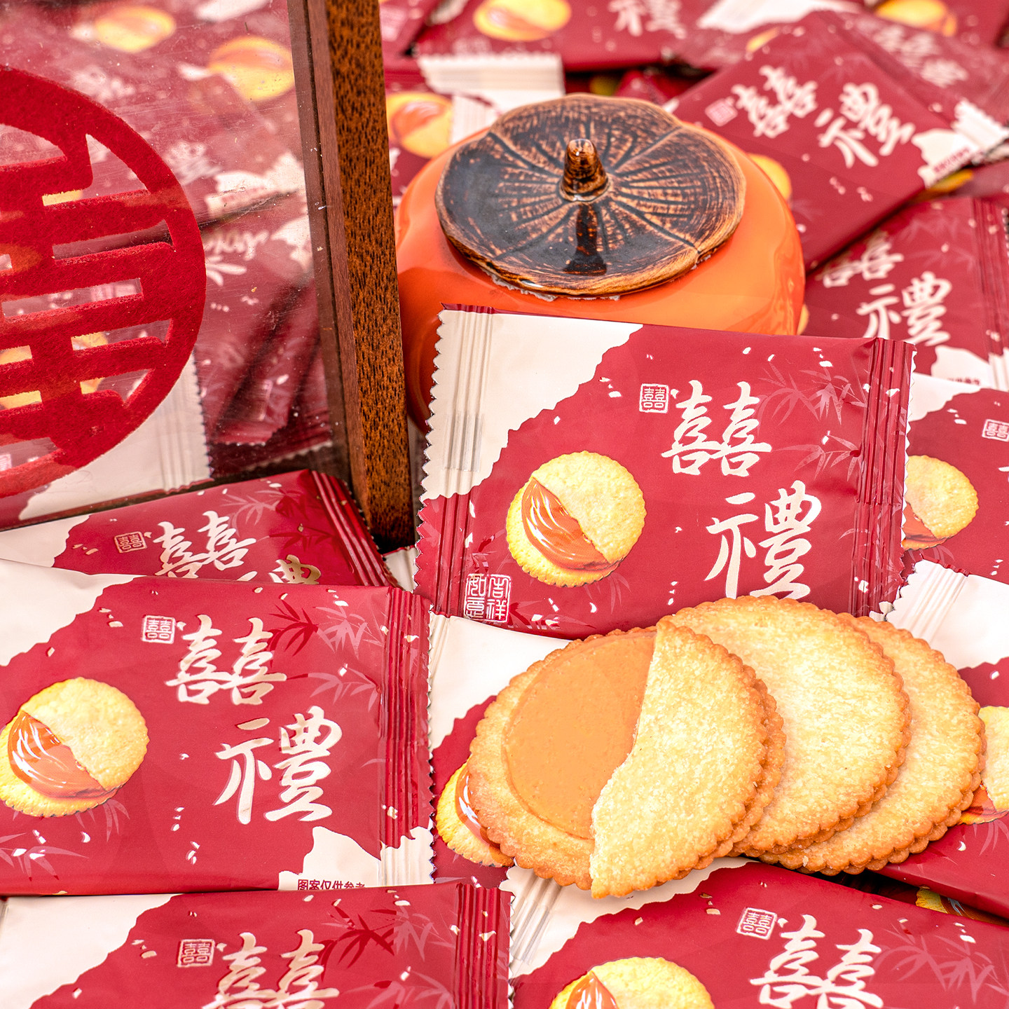 夏目友人喜礼花生酱夹心薄脆饼干小包装超薄马铃薯片解馋小零食,零食/坚果/特产,喜糖,淘宝优惠券,粉丝福利购,淘宝优惠卷