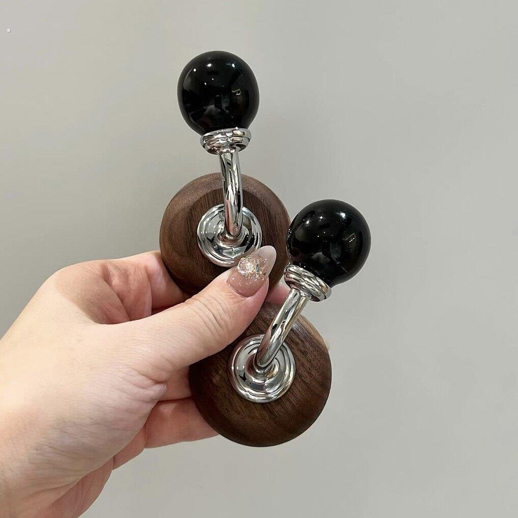 磁吸挂钩冰箱强力粘钩日系简约门后免打孔吸铁石实木圆型头冰箱贴
