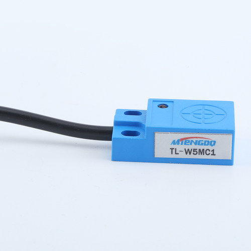 远距离方形接近开关TL-W8MC1三线NPN常开5-24V金属限位传感器PNP