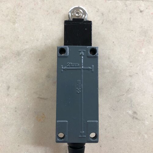 行程开关限位开关 ME-8108复位行程开关限位器 滚轮微型行程 D4V