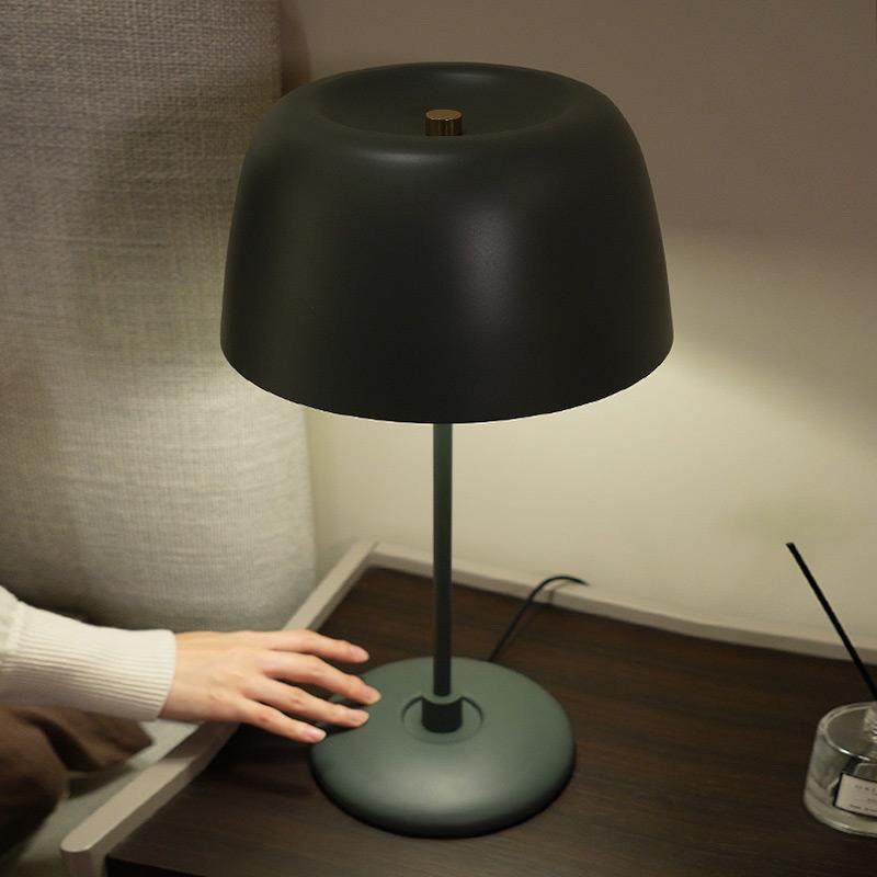 北欧简约轻奢台灯创意现代主卧室床头设计师装饰高级感调光氛围灯