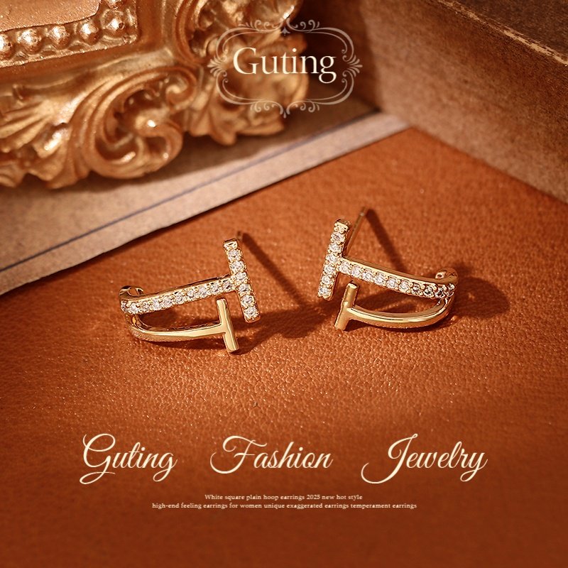 古婷精致小巧金色字母耳钉女2026新款爆款高级感耳饰独特漂亮耳环,饰品/流行首饰/时尚饰品新,耳钉,淘宝优惠券,粉丝福利购,淘宝优惠卷