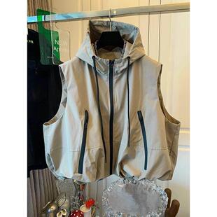 2026春新款高级感休闲运动风冲锋衣连帽马甲背心宽松外套上衣女潮