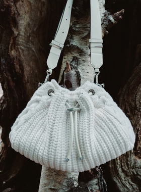 [冬季胶囊系列]JIMMY CHOO/CINCH M 女士 针织羊毛拿铁色桶包