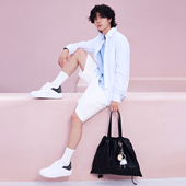 王一博同款 Bon 新年礼物 JIMMY CHOO Charm Mini女包挂饰