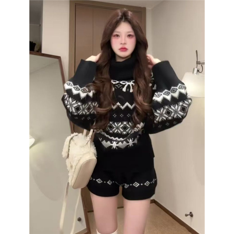 费尔岛套装女秋冬季小个子黑色加厚高领针织毛衣休闲短裤子两件套
