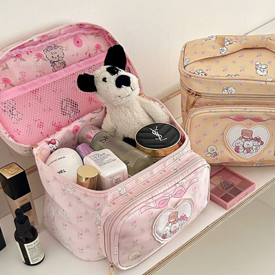 新款可爱公主化妆包女大容量外出便携收纳包出差旅行高颜值手提包