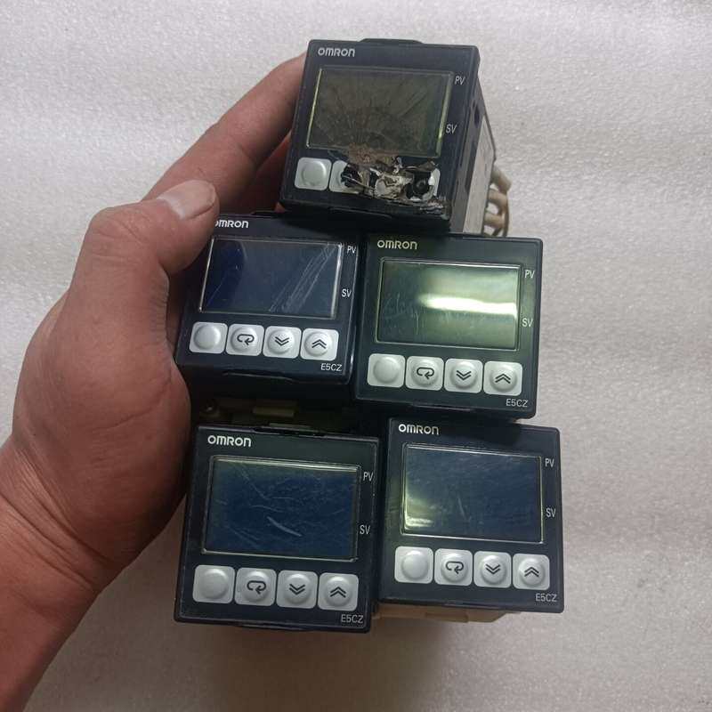 请议价-欧姆龙温控仪 E5CZ-R2MT
