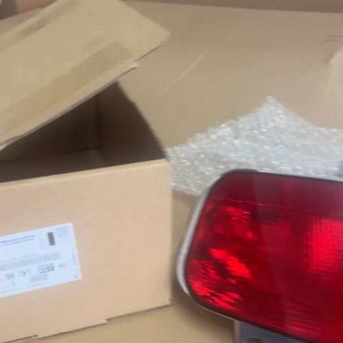 请议价-c4picasso后杠灯，全新原厂件！适用于雪铁龙C4毕加索