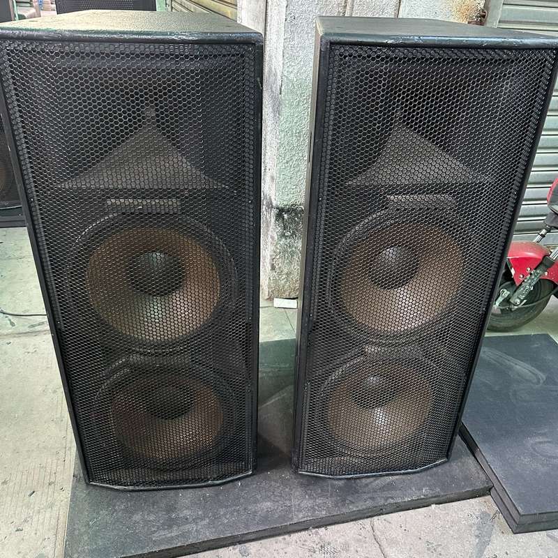 请议价-出一对专业舞台,双十五寸声音,漂亮低音带分频器,声音