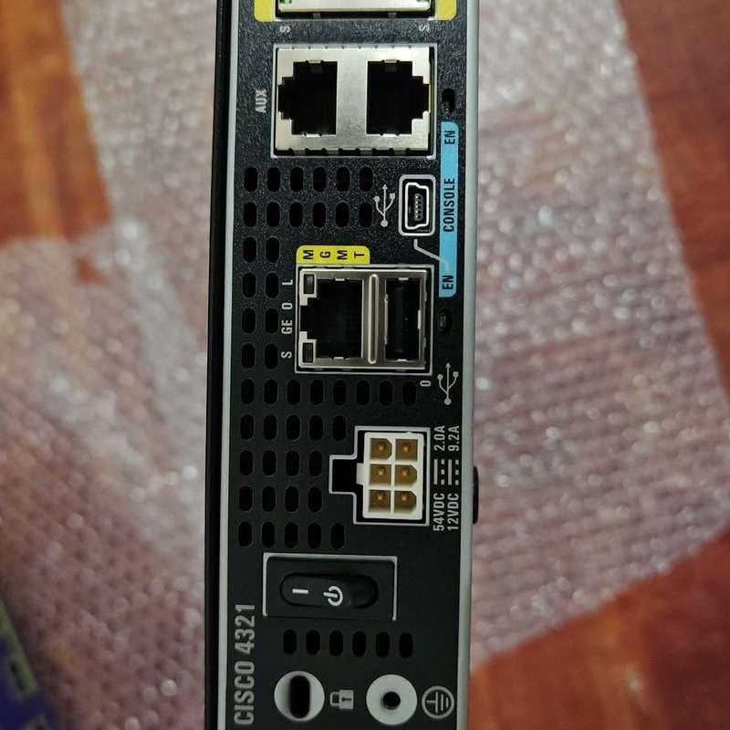 请议价-Cisco思科ISR4321 一台 公司倒闭的，成色如图